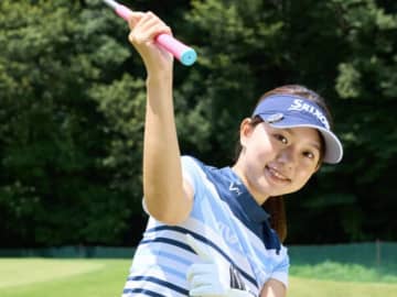 女子プロ4人がアイアンの上達法を解説！フェースの真芯をとらえる