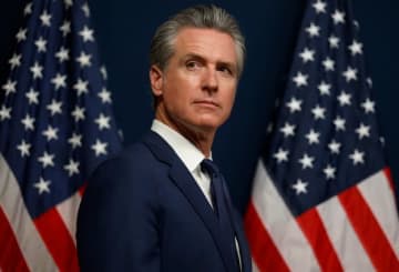 「トランプ氏にぴったり」の歴史上の人物とは？ カリフォルニア州知事が投稿した“合成写真”に賛否