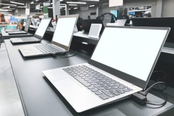 Windows 10のサポートがもうすぐ終了する!? パソコンを買い替えるお金がないのでこのまま使い続けても大丈夫でしょうか？