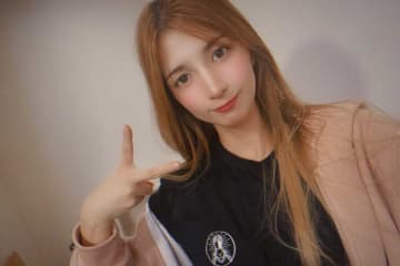 グラドルの「37歳なの信じられない」発信にファン反応「お肌も中学生」「20代後半にしか見えない」
