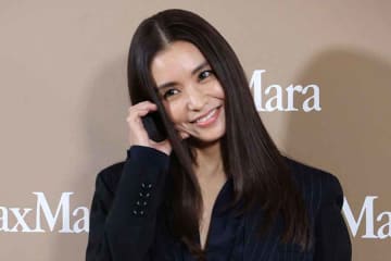 滝沢眞規子さんの丁寧な暮らしがすごすぎる……！　秋らしさを加えたゴージャスな自宅リビングに羨望の声