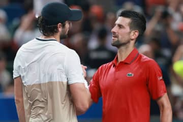 ジョコビッチが世界204位の予選勝者にまさかのストレート負け。上海マスターズ準決勝で姿消すも勝者を称賛「今日は彼の日だった」＜SMASH＞