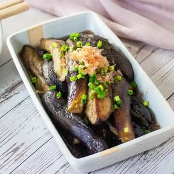 【なすがあったら迷わずコレやって！】「いつもより味が染み染みでうまい！」煮浸しがおいしくなる裏ワザ＆人気おかずレシピ2選