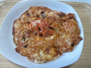 「マジで痩せそう！」【19kg痩せた えのキムチヂミ】作ったら、「ご飯も酒も進む！」ダイエットレシピだった