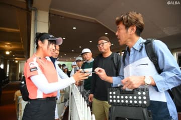 長蛇「200人」に“ファンサ”　ホステスプロ菅沼菜々は無念のセカンドカットに「やりたいって話していた」