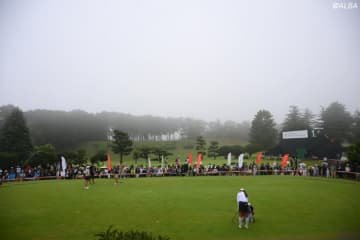 史上初の“変則9ホール”、セカンドカット使用は7度目　女子ツアーが濃霧で大混乱