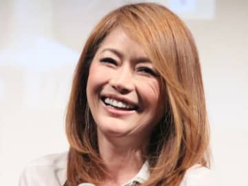 青田典子58歳、夫・玉置浩二に誕生日お祝いされる　結婚15年