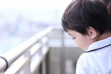 「約1分の間に子どもが3階のベランダから転落した」　肝臓損傷で7日間入院の事故も　小さな子どものいる家庭は注意を　国民生活センターが呼びかけ
