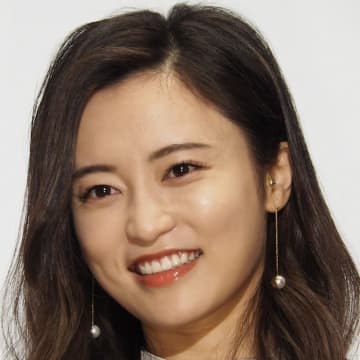 小島瑠璃子、約2年半ぶりに芸能活動再開を発表「家族とも支え合い、精一杯頑張っていきたい」