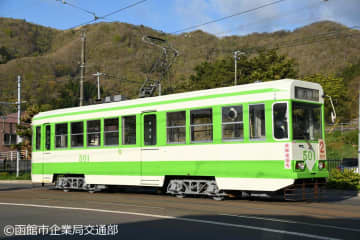 【函館市企業局交通部】「鉄道の日」を記念し、函館市電で人気の501号と530号を記念運行　