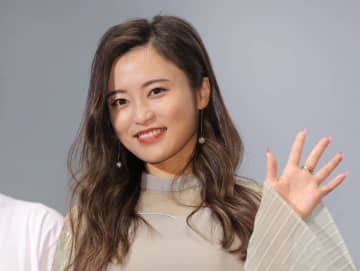 「日々元気に過ごしています」小島瑠璃子が2年半ぶりに活動再開！今後は個人で活動していくことを報告