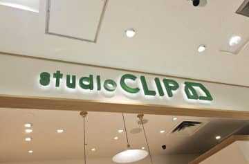 studio CLIPの「軽量2WAYバッグ」がポケット7つでめちゃ重宝！コンパクト見えでも収納力◎だよ♪