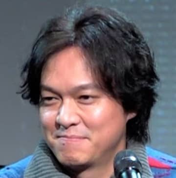 丸山隆平「焼き鳥は好きですか？」　米国出身のギター職人に猛アピールしたメンバーゆかりの日本のグルメ