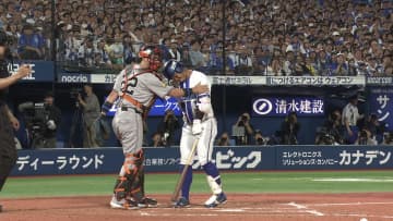 【DeNA】桑原将志のスポーツマンシップ　死球を受け巨人・小林誠司と肩をポン　当てた田中瑛斗にも笑顔で対応
