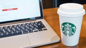どこまでならOK？ スタバで“ドリンク1杯”の滞在時間、利用者が考えるボーダーラインは