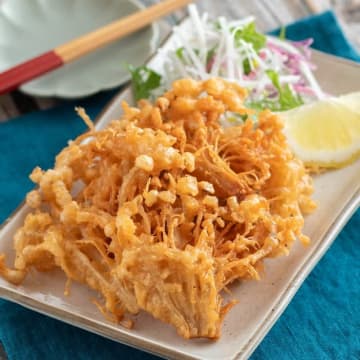 【えのきが主役のサクサクおつまみ】「想像の3倍ウマい！」「止まらなくて困るぞ」唐揚げ粉で簡単唐揚げレシピ