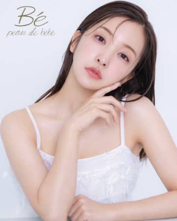 板野友美20周年記念！“ともちんの香り”が楽しめるパフューム発売