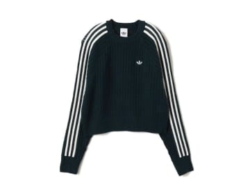 こりゃ、おしゃれだわ♡【adidas】スポーティなのにシックに着られる「黒ニット」