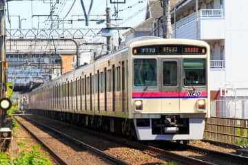 京王線、サッカー日本代表戦にあわせ臨時停車と列車増発へ 10月14日