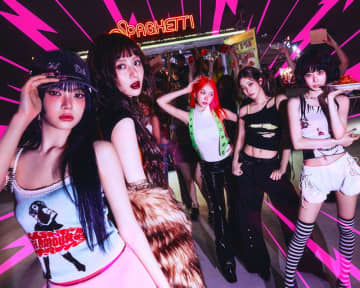 LE SSERAFIM、ネオンカラーが強烈なコンセプト「CHEEKY NEON PEPPER」公開