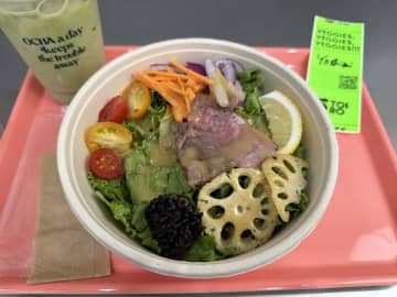 【名古屋・栄】試食もできた！ サラダボウル専門店でクリーンランチ