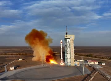 中国、「試験31号」衛星の打ち上げ成功