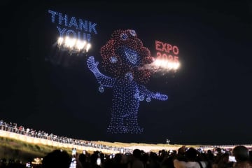 レッドクリフ、万博ドローンショーでギネス記録認定。閉幕日は最多となる3000機が飛行、巨大ミャクミャクも登場