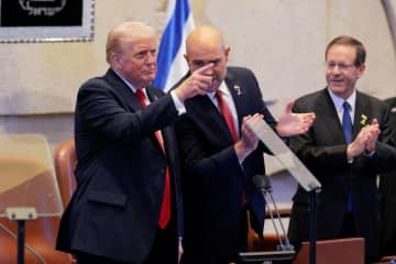 実績自賛「新たな中東の夜明け」　トランプ氏、イスラエル国会演説