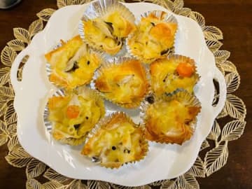 「ワンタンの皮で！ピザ風グラタン」ホワイトソースにはホエー入り〜美味しい〜