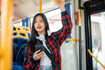 英語「Where should I get off ?」の意味って？