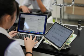 生成AIとディベートで鍛えるクリティカルシンキング、関西大学初等部・中等部の授業実践