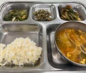 刑務所にも及ばない1日当たり8000ウォンの強制給食…韓国電力支社の粗末な給食が物議に