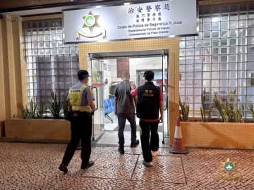 マカオ、カジノで負けた香港人の男が車上荒らし行為繰り返す