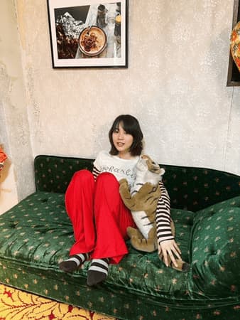 のん、「迷惑な隣人」MVが20万回再生突破に「大好きだ！」