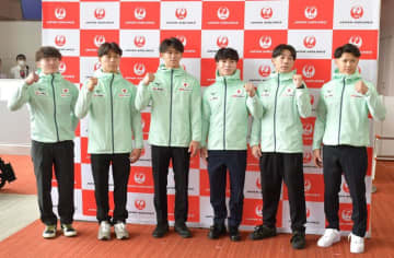 橋本大輝選手「勝ちます」　世界体操へ男子代表が出国　成田空港で出発式