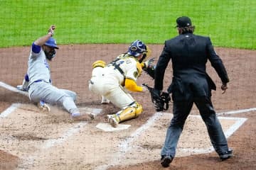 ドジャースまさかの超不運で激論「大チョンボ」「テオだけ…って話じゃない」　SNS上は大混乱