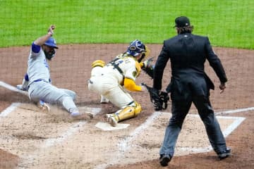 ドジャースまさかの中ゴロ併殺は「気の毒」なのかテオスカーの「ミス」なのか