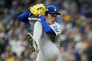 ドジャースが優勝決定シリーズ白星発進　スネルが8回1安打無失点の快投　佐々木朗希1失点もトライネンが好リリーフ