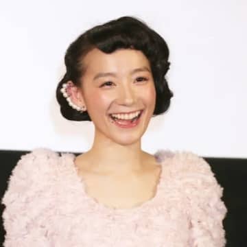 篠原ともえ、手作りアクセサリーの制作過程を公開。センスあふれるデザインに「アイデアがすごい」「素敵」の声
