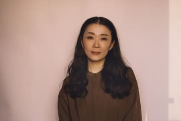 見汐麻衣、約8年ぶりの新作アルバム『Turn Around』リリース決定 東名阪リリース・ツアーも開催