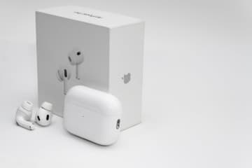 アップル、すでにAirPods Pro次世代モデル開発中？ 赤外線カメラや「H3」チップ搭載か