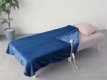極上シルキータッチの「プレミアムフェイクファー電気毛布」に新色ネイビーが登場