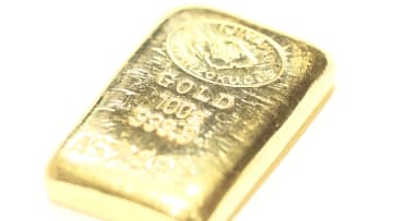 金の小売価格　1グラム2万2000円台に突入