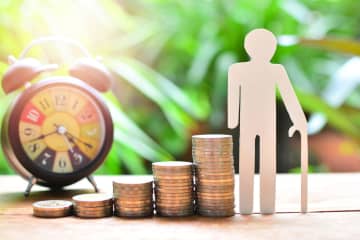42歳独身「年収600万円・金融資産800万円」の男性会社員。60代平均資産の“半分もない”けど「脱パチンコ＆たばこ」で、月3万円投資＆年率3％運用で、一気に平均を超えられる？