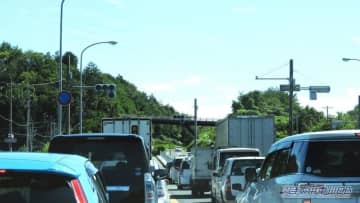 「それ意味ある？」右に左に“ジグザグ車線変更”してる車…渋滞が避けられない高速道路、進みやすい車線は存在するのだろうか。