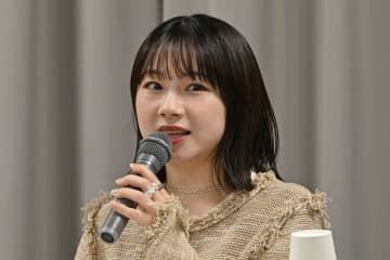 石田亜佑美　舞台「くちづけ」の後にダンスタイム「涙していただいた後にお楽しみを」
