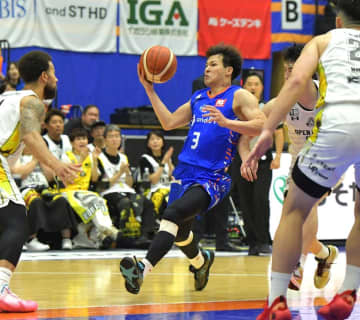 B1バスケットボール　茨城ロボッツ力負け　群馬に56-76