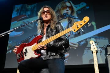 LUNA SEA J「俺は本当に幸せなやつ」　春畑道哉＆ラルク Kenも登壇し“楽器の哲学”を語った『FENDER EXPERIENCE 2025』レポ
