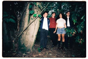 イングリッシュ・ティーチャー、デビュー作のリミックス版『This Could Be A Remix Album』をリリース