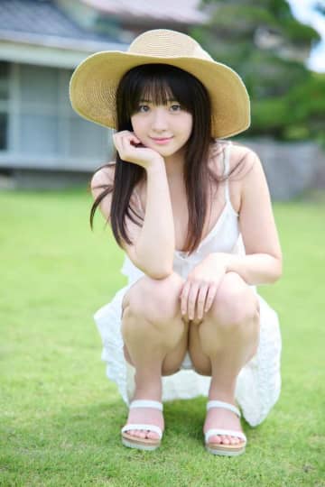 謎の美少女「井上もも」待望の1st写真集『Mirage Princess』がついに登場♡